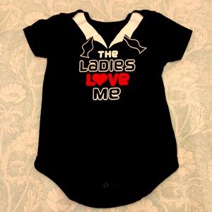 THE LADIES LOVE ME. Black Onesie for 24 Month.